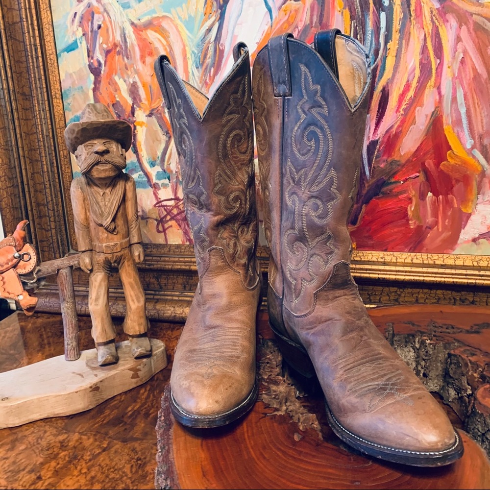 VINTAGE JUSTIN COWBOY BOOTS  SIZE 8 1/2 EE